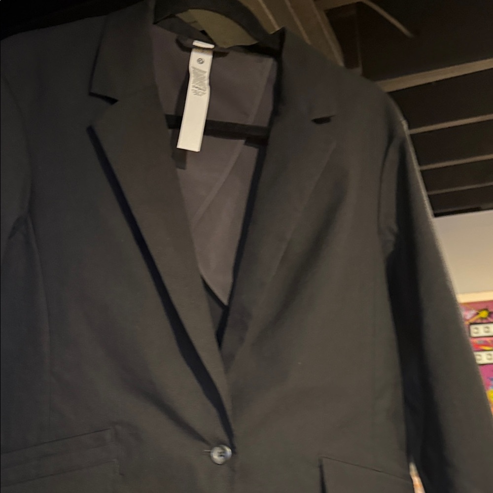 Classic Black lulu lemon athletic Blazer - machine washable